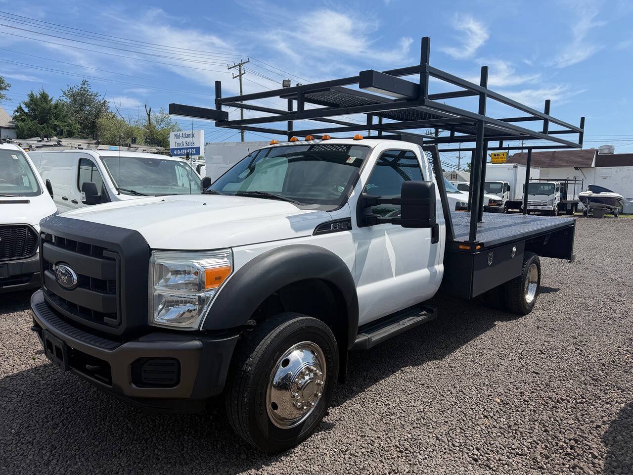 Used 2015 Ford F550 2WD Regular Cab Super Duty image 1