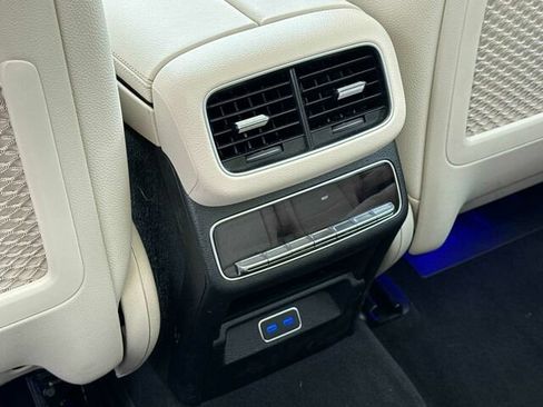 Used 2025 Mercedes-Benz GLS 450 4MATIC image 15