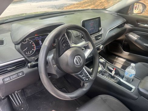Used 2020 Nissan Altima 2.5 S FWD image 11