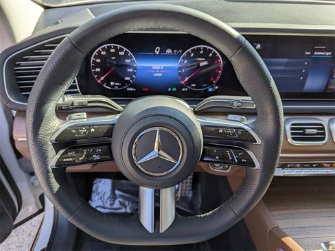 Used 2024 Mercedes-Benz GLS 450 4MATIC image 21