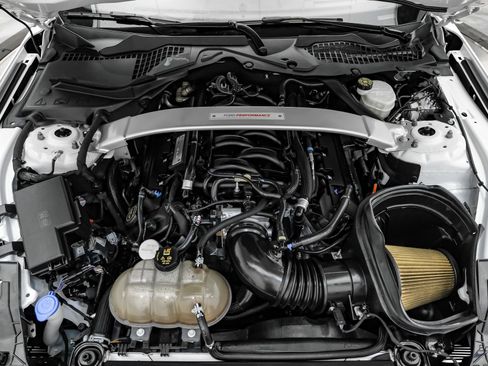 Used 2019 Ford Mustang Shelby GT350R w/ GT350R Equipment Group 920A RWD image 4