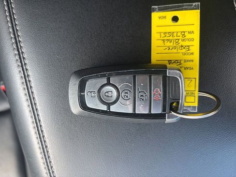 Used 2022 Ford Explorer XLT w/ Equipment Group 202A image 33