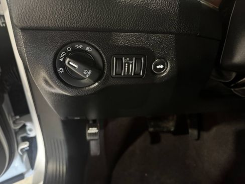 Used 2022 Dodge Challenger GT RWD image 30