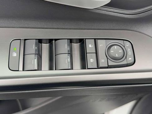 Used 2026 Subaru Solterra Premium w/ Premium Convenience Package image 15