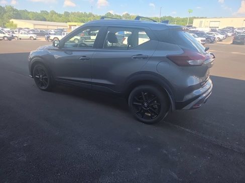 Used 2024 Nissan Kicks SV w/ Interior Electronics Package FWD image 12