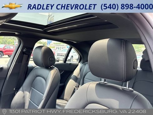 Used 2019 Mercedes-Benz C 300 4MATIC Sedan image 2