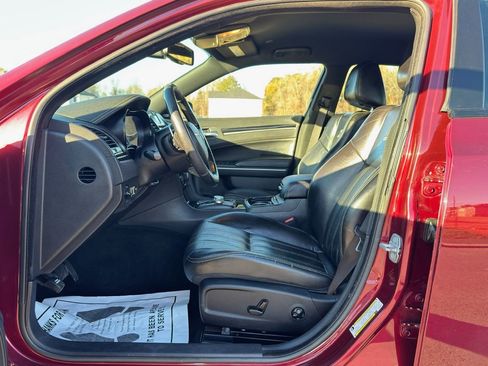 Used 2019 Chrysler 300 S image 12