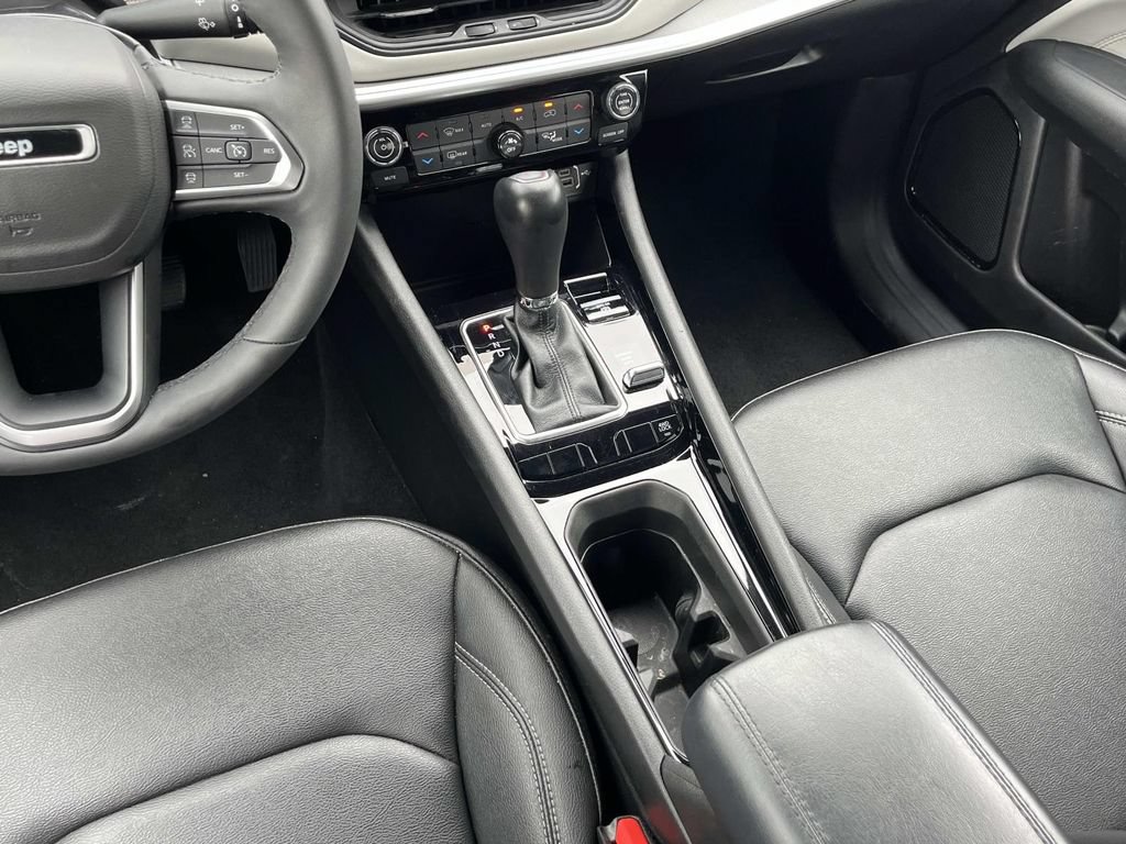 Used 2025 Jeep Compass Limited AWD/4WD image 15
