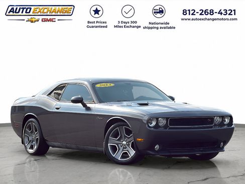 Used 2013 Dodge Challenger R/T RWD image 1