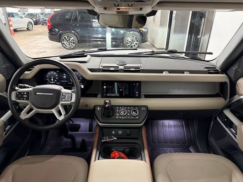 Used 2024 Land Rover Defender 110 S image 21