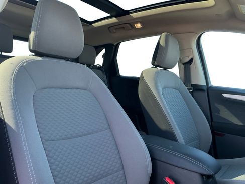 Used 2020 Ford Escape SE image 11