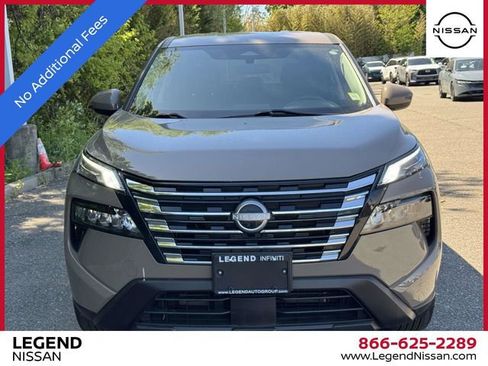 Certified 2024 Nissan Rogue SV AWD/4WD image 2