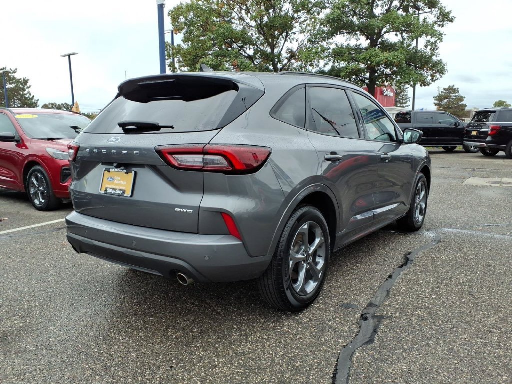 Certified 2024 Ford Escape ST-Line w/ Tech Pack #1 AWD/4WD image 6
