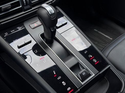 Certified 2024 Porsche Macan GTS image 22