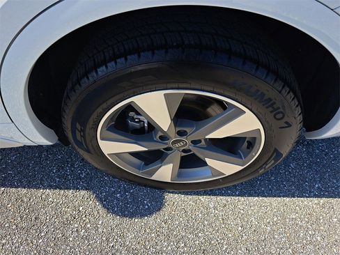 Certified 2023 Audi Q5 2.0T Premium w/ Convenience Package image 30