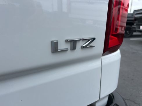 Used 2023 Chevrolet Silverado 1500 LTZ w/ LTZ Premium Package image 14