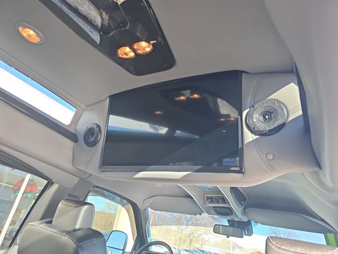 Used 2021 Chevrolet Express 2500 LS w/ Enhanced Convenience Package image 23