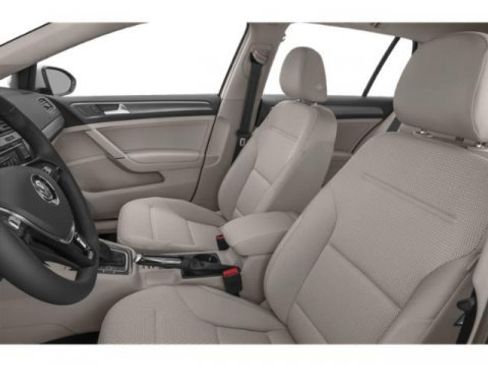Used 2020 Volkswagen Golf 4-Door image 12