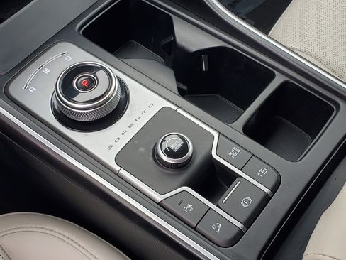 Used 2021 Kia Sorento S image 30