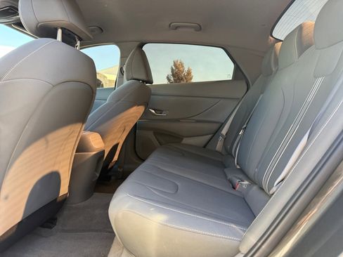 Used 2024 Hyundai Elantra SEL image 17