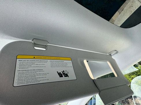 Used 2021 Tesla Model 3 Performance image 32