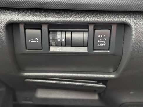 Used 2025 Subaru Forester Premium AWD/4WD image 26
