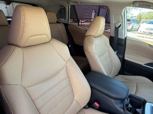 Used 2019 Toyota RAV4 XLE Premium w/ Advanced Technology Package image 41