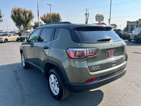 Used 2018 Jeep Compass Sport AWD/4WD image 5
