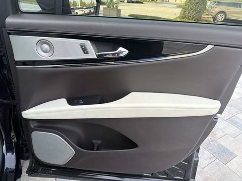 Certified 2022 Lincoln Nautilus Black Label AWD/4WD image 18
