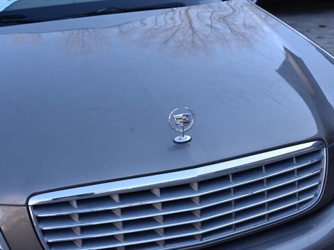 Used 2003 Cadillac De Ville w/ Comfort & Convenience Package image 11