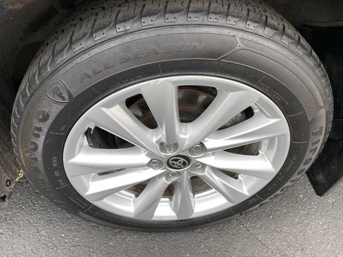 Used 2024 Toyota Corolla LE w/ LE Convenience Package FWD image 37