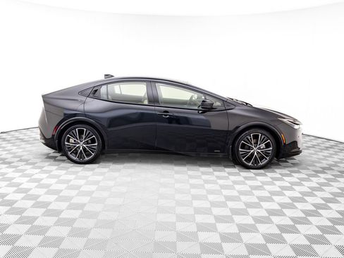 Used 2024 Toyota Prius XLE image 6