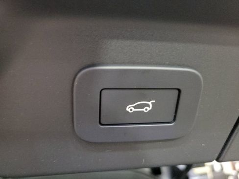 Used 2024 Land Rover Range Rover Velar Dynamic SE image 30