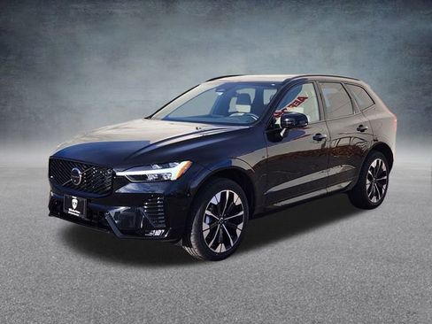 New 2026 Volvo XC60 B5 Plus w/ Climate Package PRO image 3