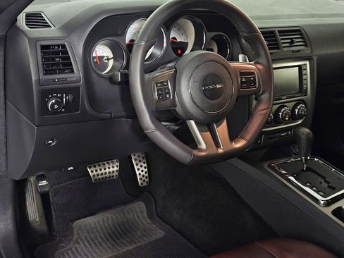 Used 2014 Dodge Challenger R/T image 8