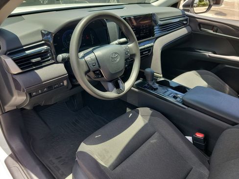 Used 2025 Toyota Camry LE w/ Convenience Package FWD image 16