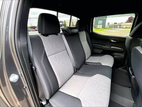 Used 2023 Toyota Tacoma TRD Off-Road AWD/4WD image 20