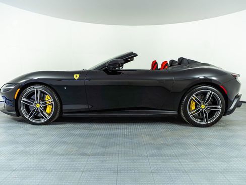 Certified 2025 Ferrari Roma Spider RWD image 3