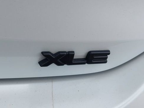 Used 2023 Toyota Highlander XLE FWD image 45