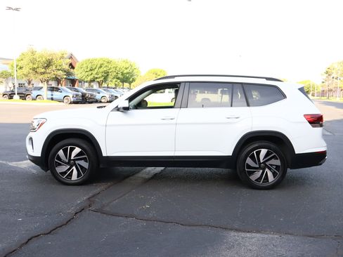 Used 2025 Volkswagen Atlas SE FWD image 33