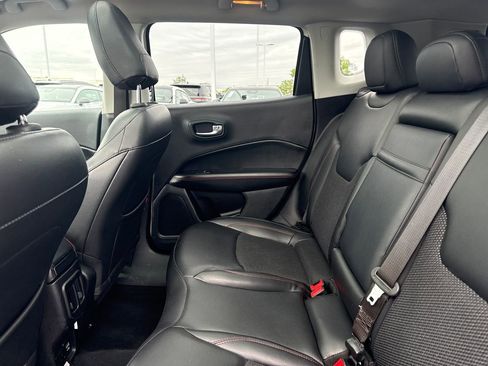 Used 2019 Jeep Compass Trailhawk w/ Cold Weather Group AWD/4WD image 13