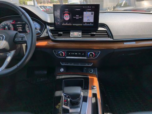 Used 2021 Audi Q5 2.0T Premium Plus w/ Premium Plus Package AWD/4WD image 18