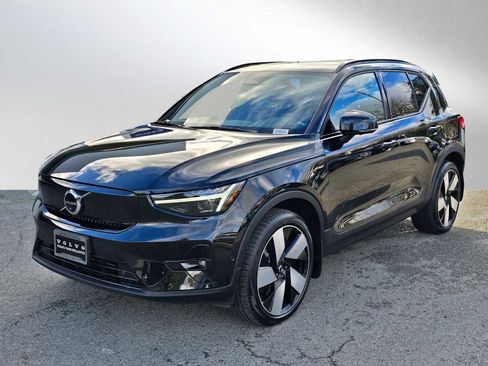 Used 2023 Volvo XC40 Recharge Ultimate w/ Protection Package Premier image 7