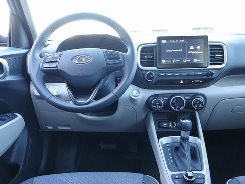 New 2026 Hyundai Venue SEL image 19
