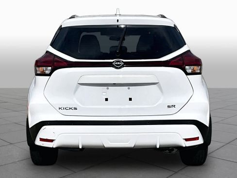 Certified 2023 Nissan Kicks SR w/ SR Premium Package FWD image 5