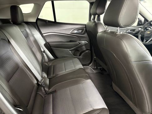 Used 2024 Chevrolet Trax LT FWD image 21
