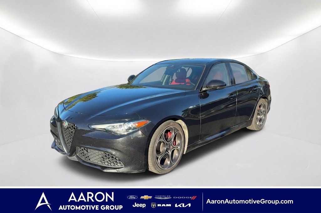 Used 2022 Alfa Romeo Giulia Veloce RWD image 1