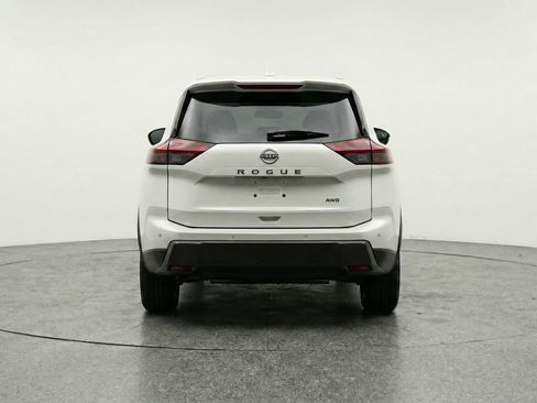 Used 2025 Nissan Rogue SV image 7