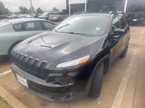 Used 2017 Jeep Cherokee High Altitude image 3