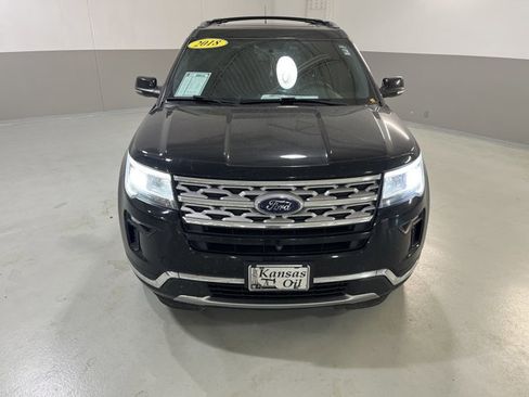 Used 2018 Ford Explorer Limited AWD/4WD image 3